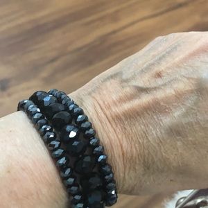 💍 Black beaded bracelets (3)